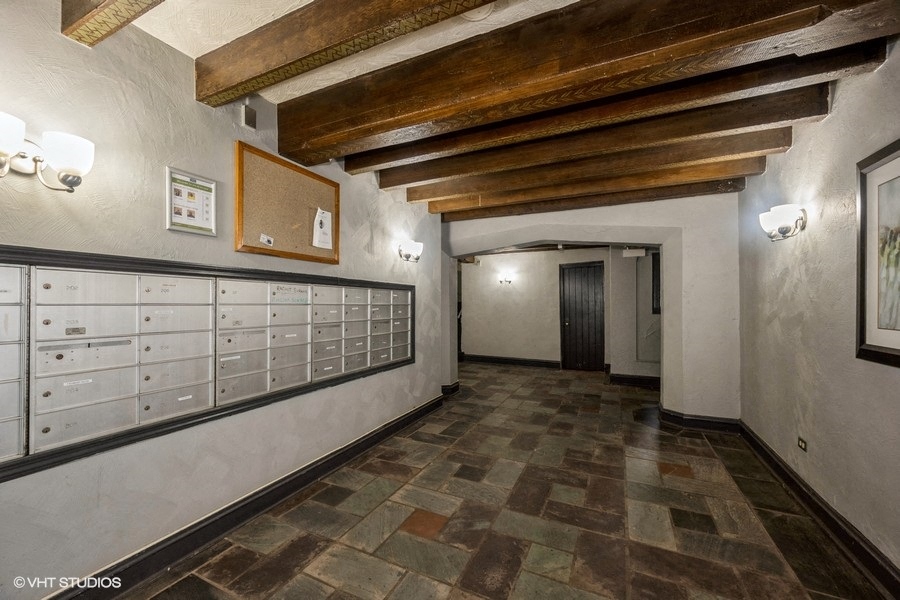 mailroom and entry way at ivy at sylvan hyde park apartments near uchicago